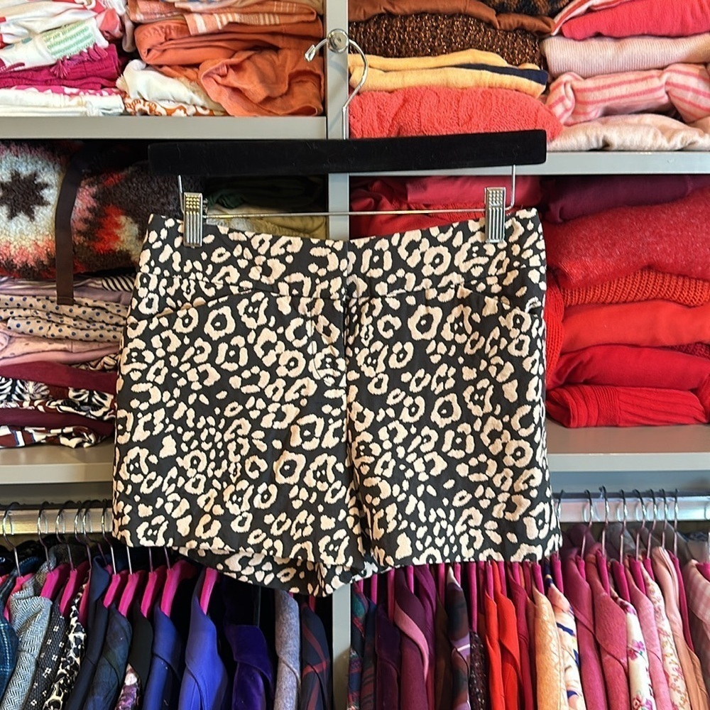 Loft size 00 (fits like 0-2) tan and black cheetah print 4” shorts​